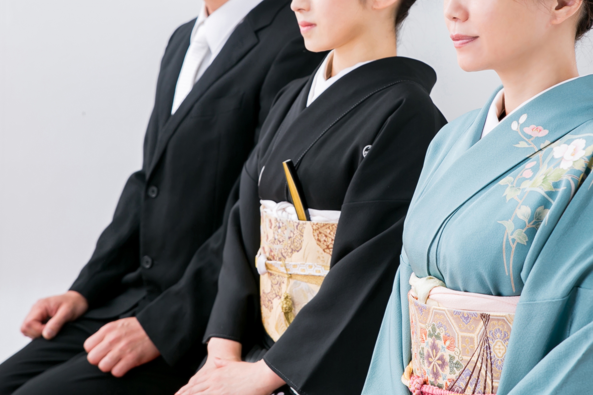 結婚挨拶をする日本人カップル