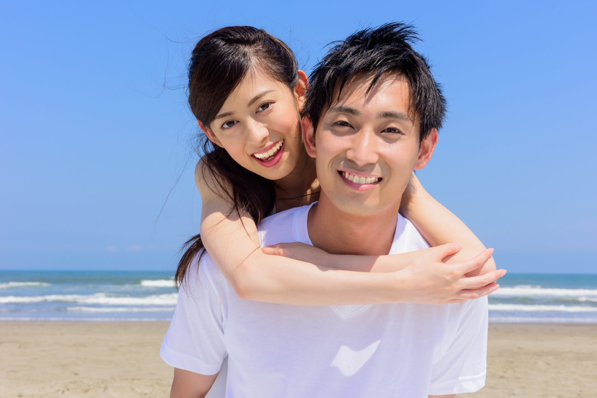プロポーズを意識する真剣交際中の日本人カップル