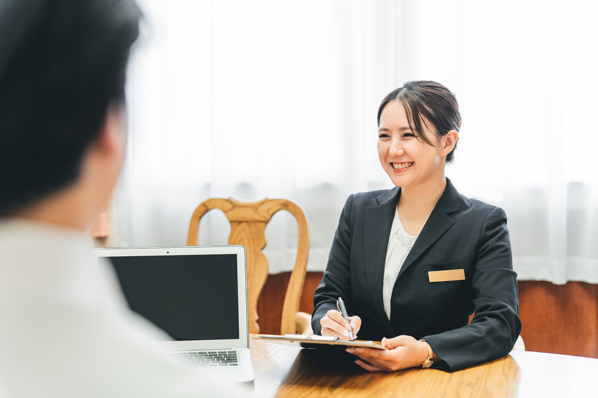 恋愛感情が落ち着き戸惑う30代日本人カップル