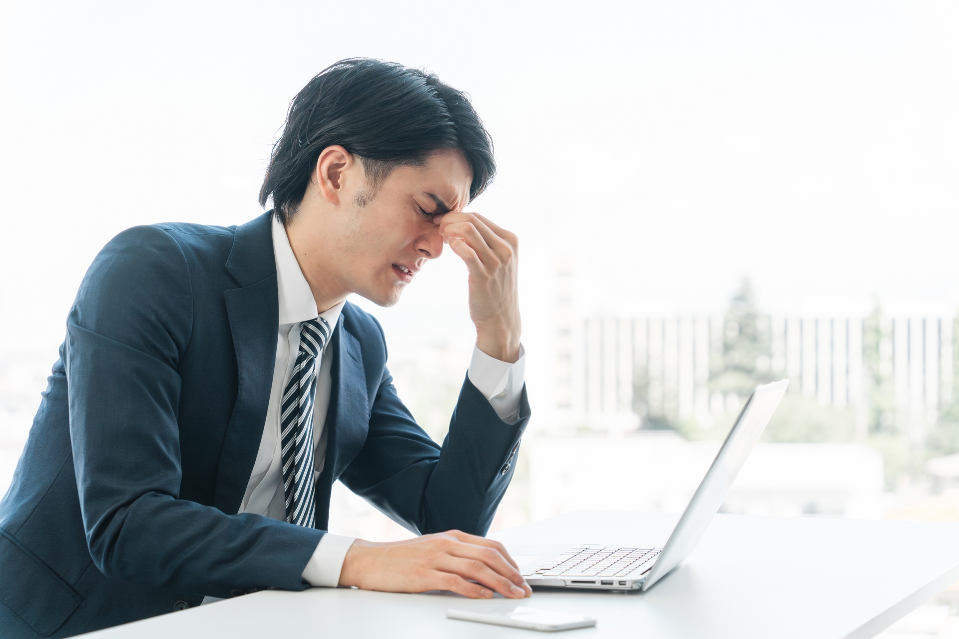 仕事に追われ婚活の時間がない日本人ビジネスパーソン