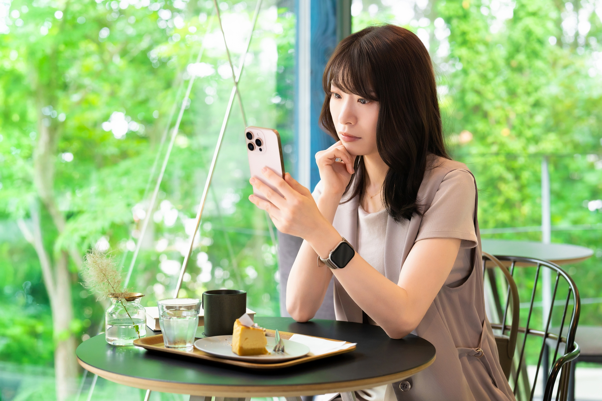 妊娠と結婚を考える日本人女性のイメージ