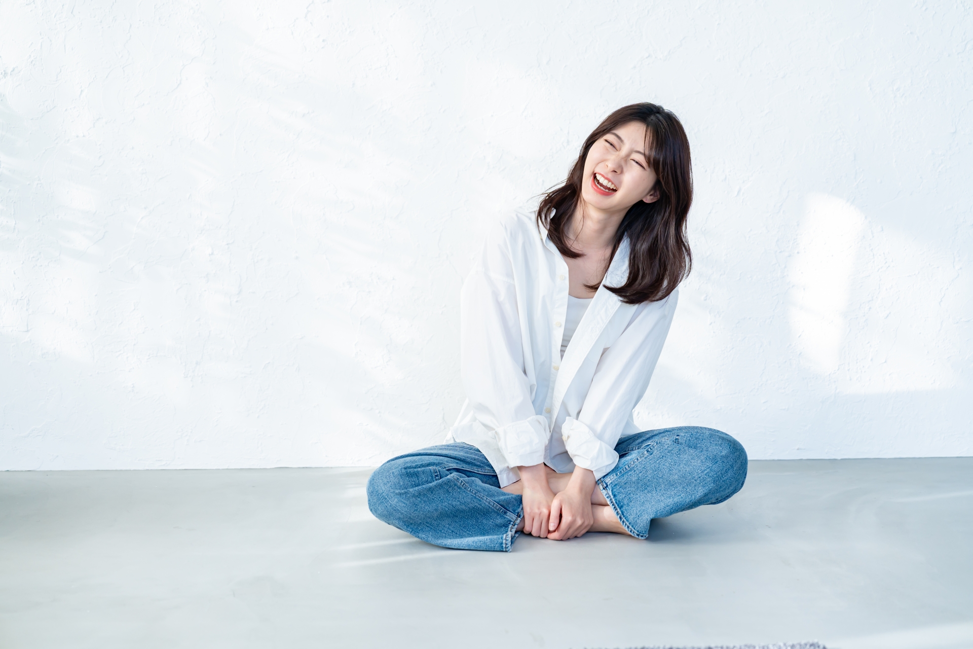 感情を安定させて婚活を続ける日本人