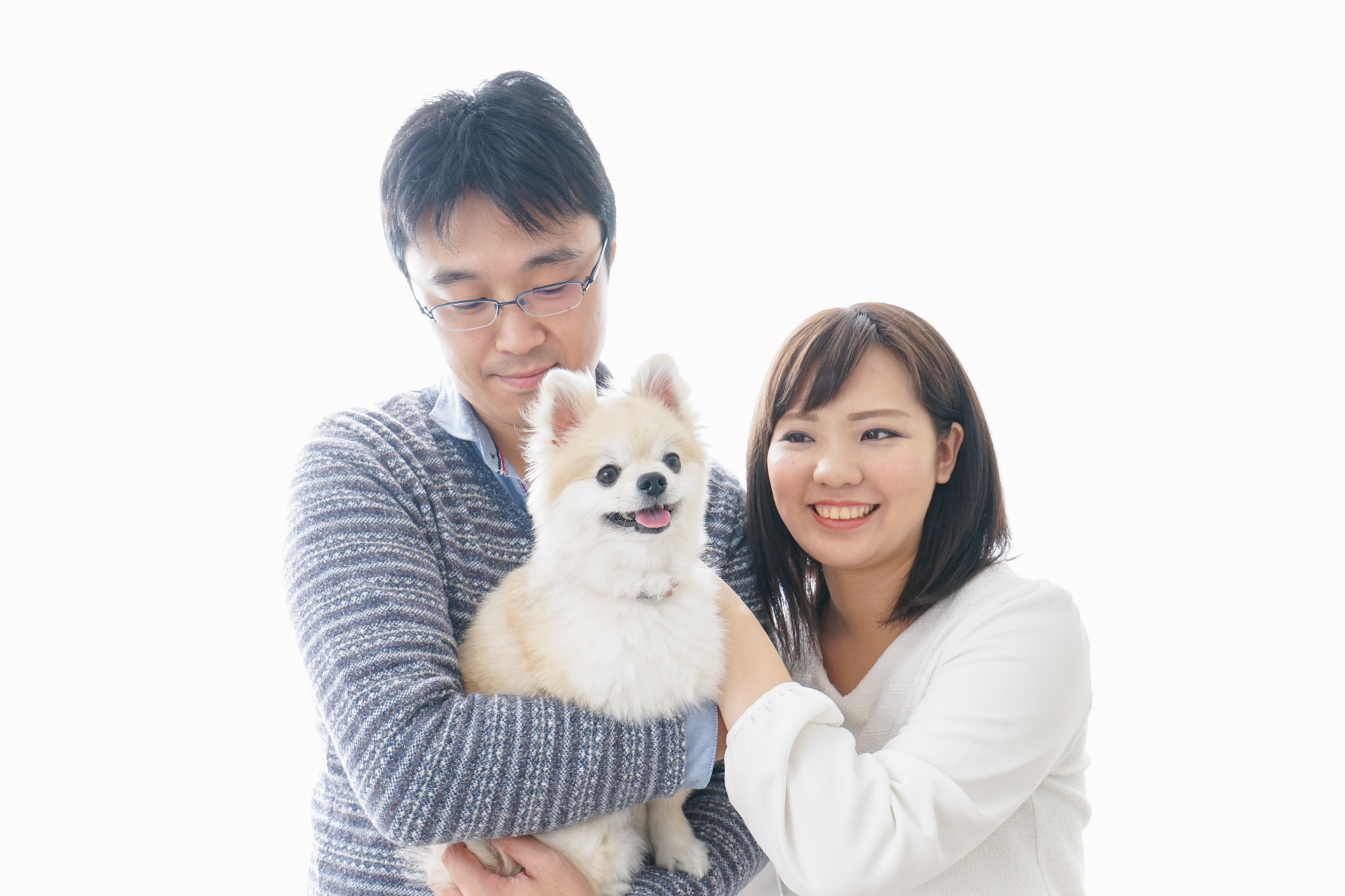 ペットと暮らす日本人カップル