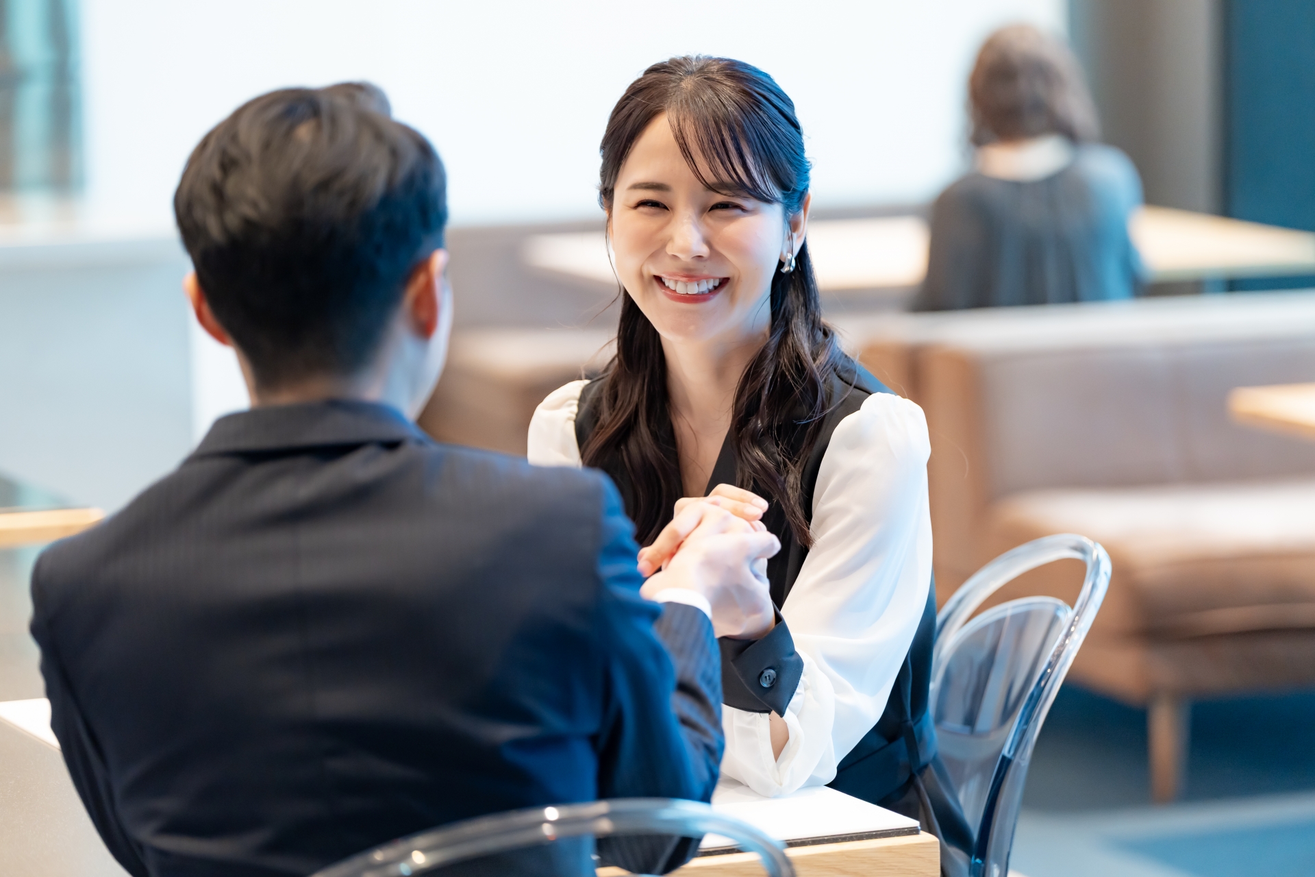 婚活で出会う男女のイメージ